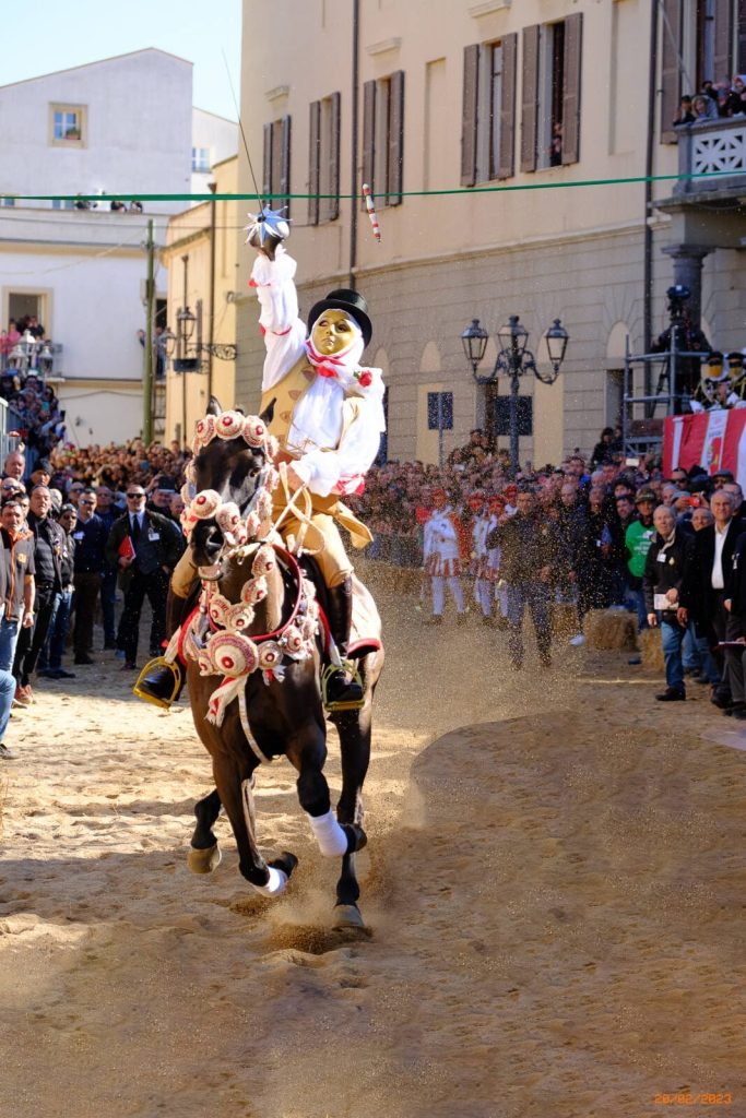 Fotografie Sartiglia del Gremio dei Contadini - 01. Sartiglia 19 Feb 2023 Gremio dei Contadini DSCF0280 683x1024