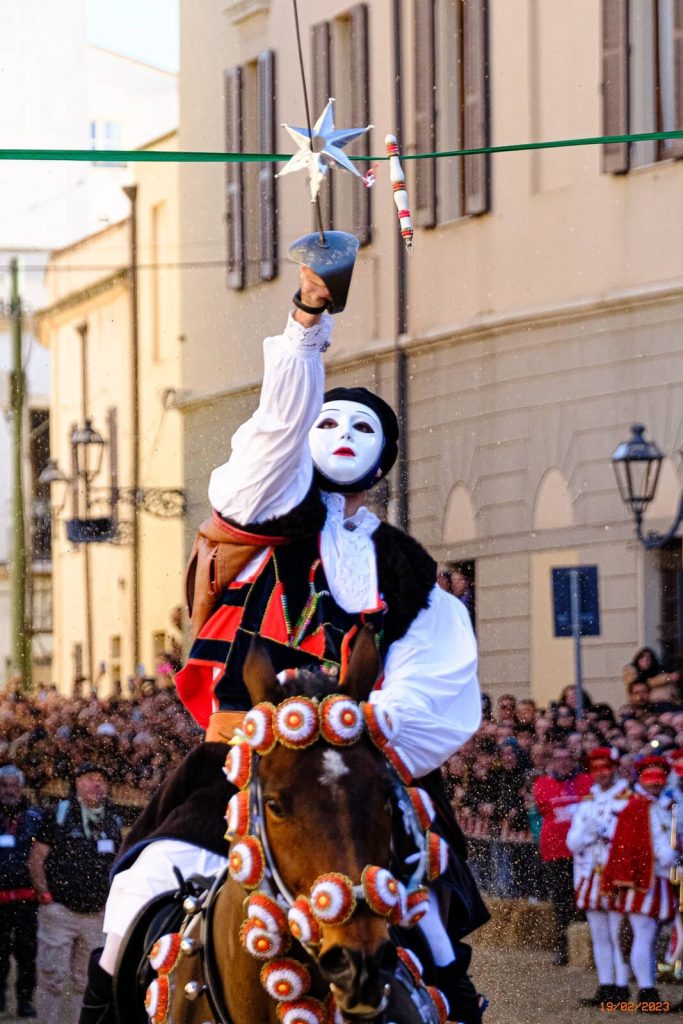 Fotografie Sartiglia del Gremio dei Contadini - 01. Sartiglia 19 Feb 2023 Gremio dei Contadini DSCF0418 683x1024