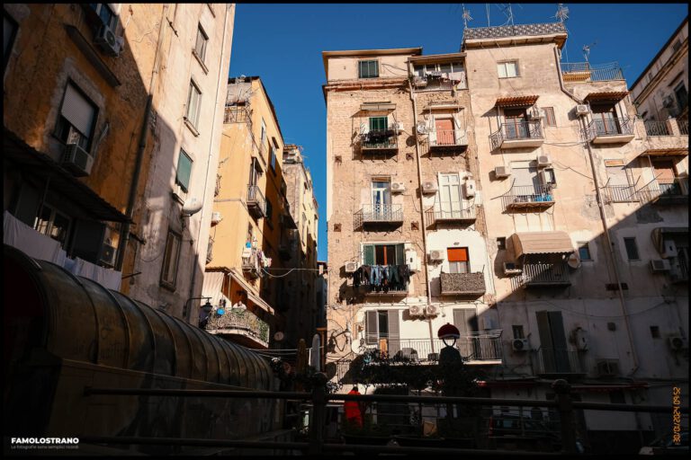 Quartieri Spagnoli 33