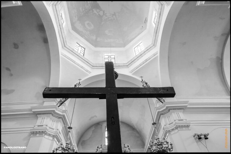 allestendo il Cristo per la Via Crucis 40