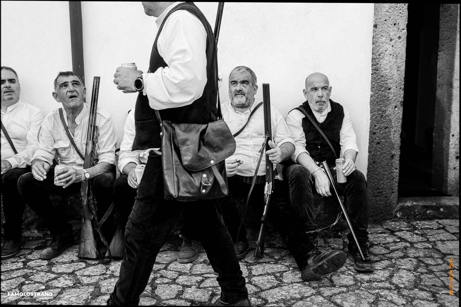 Famolostrano fotografie per: