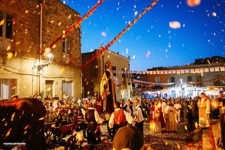 Processione di Sant'Antioco Martire per: Tradizioni