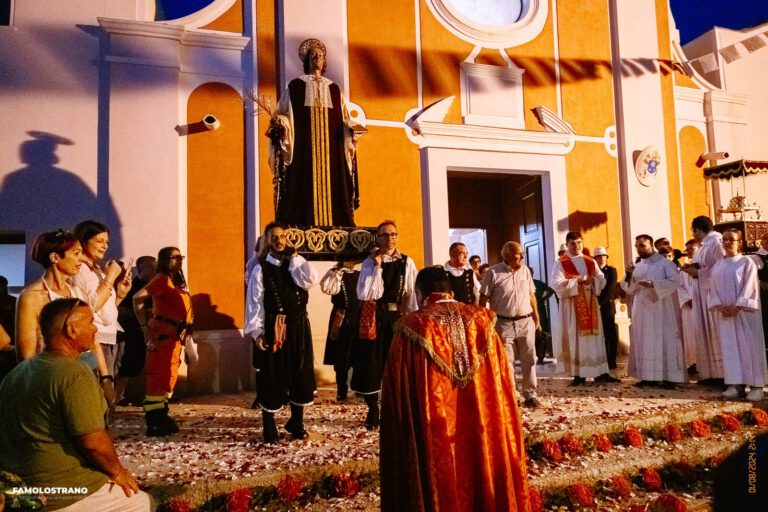 Processione di Sant'Antioco Martire per: Tradizioni