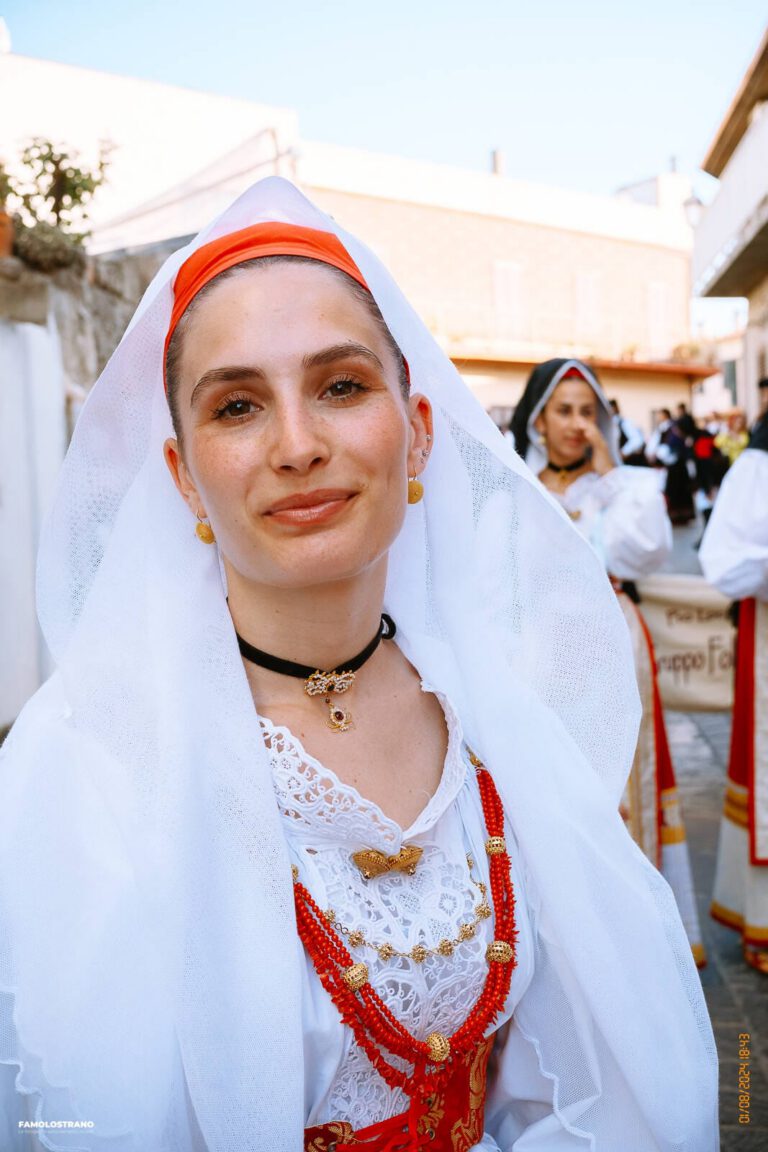 Processione di Sant'Antioco Martire per: Tradizioni