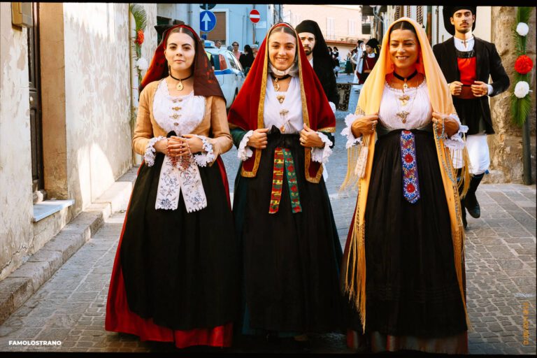 Processione di Sant'Antioco Martire per: Tradizioni