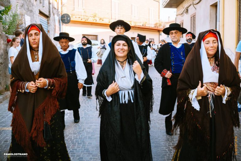 Processione di Sant'Antioco Martire per: Tradizioni