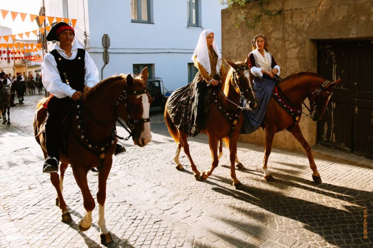 Processione di Sant'Antioco Martire per: Tradizioni