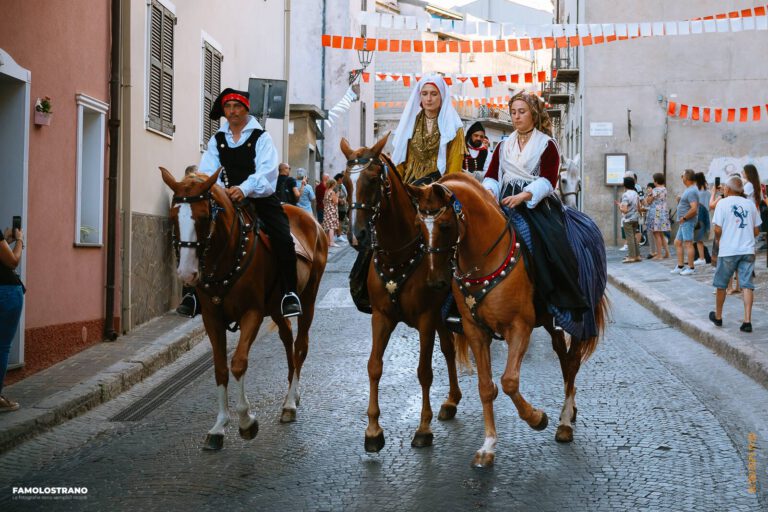 Processione di Sant'Antioco Martire per: Tradizioni