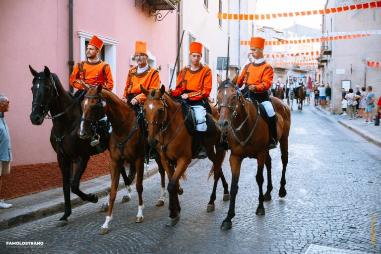 Processione di Sant'Antioco Martire per: Tradizioni