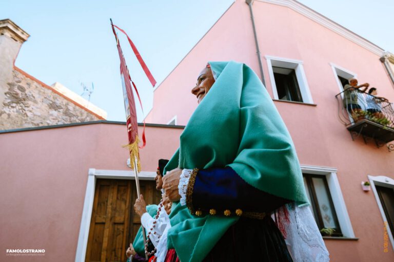 Processione di Sant'Antioco Martire per: Tradizioni