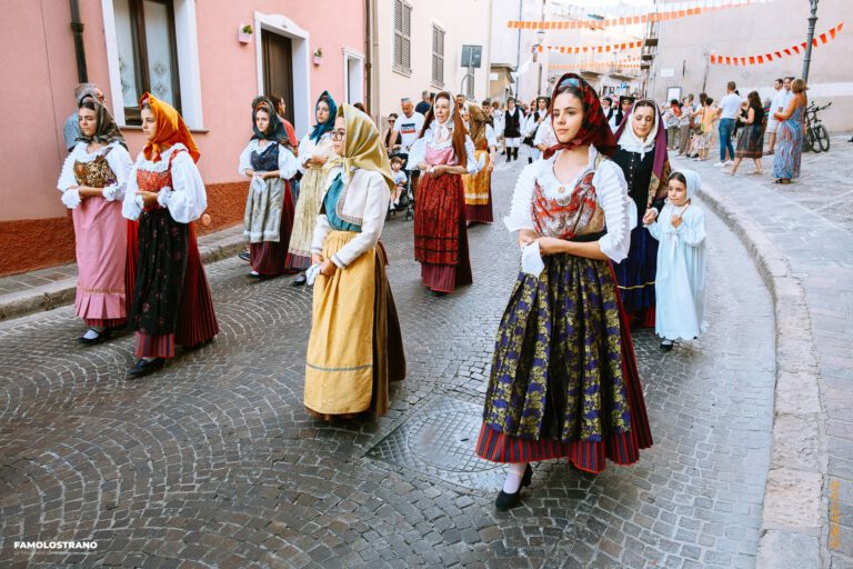 Processione di Sant'Antioco Martire per: Tradizioni