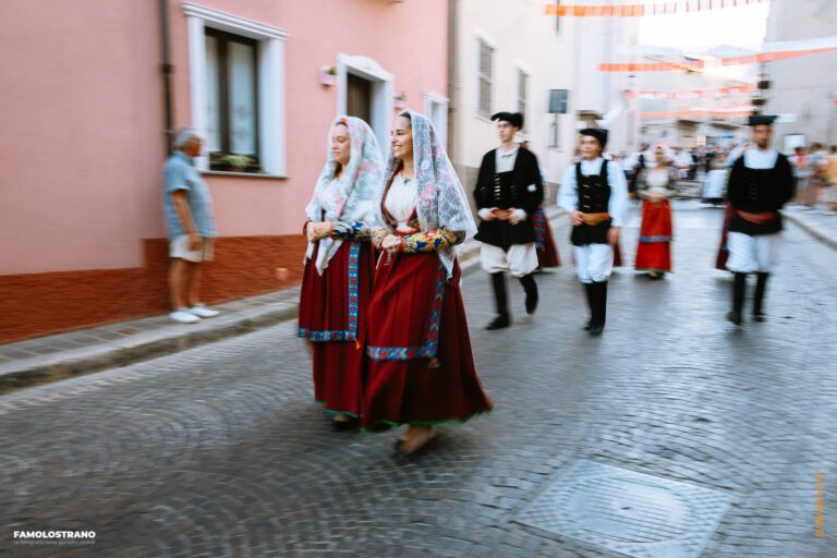 Processione di Sant'Antioco Martire per: Tradizioni