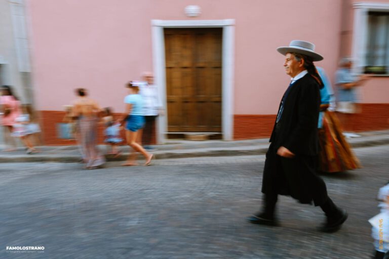 Processione di Sant'Antioco Martire per: Tradizioni