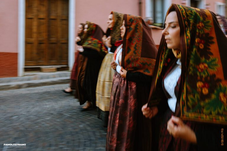 Processione di Sant'Antioco Martire per: Tradizioni