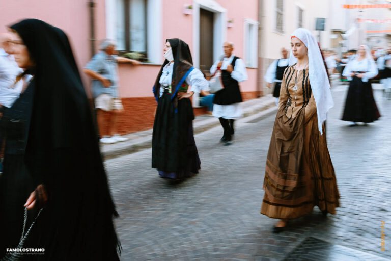 Processione di Sant'Antioco Martire per: Tradizioni