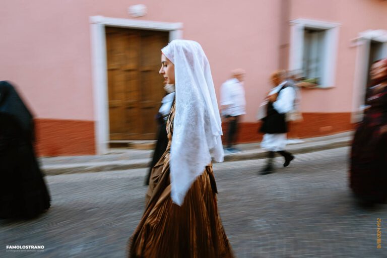 Processione di Sant'Antioco Martire per: Tradizioni