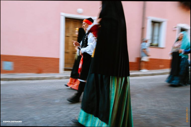 Processione di Sant'Antioco Martire per: Tradizioni