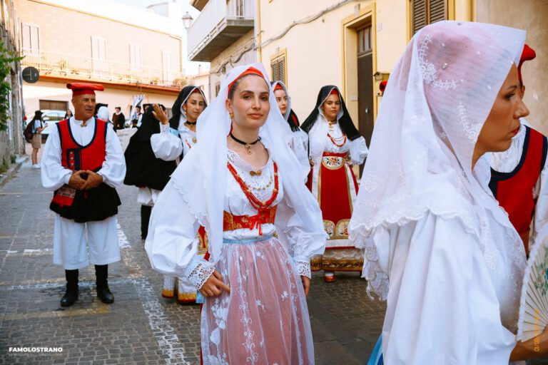 Processione di Sant'Antioco Martire per: Tradizioni