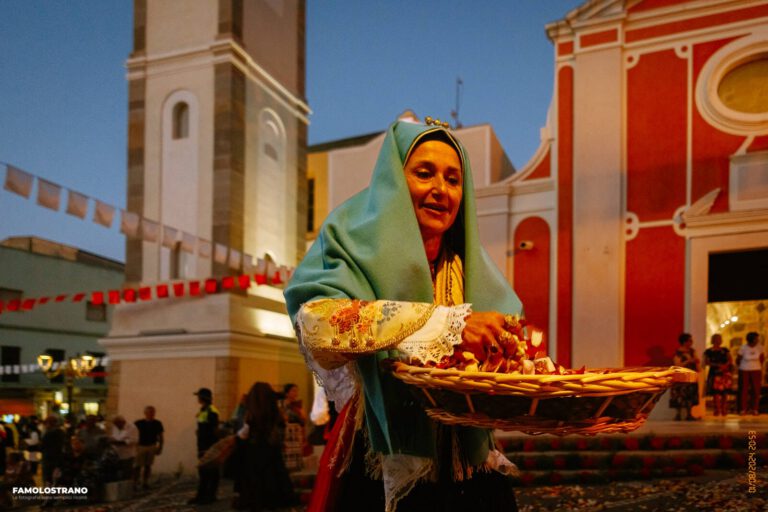 Processione di Sant'Antioco Martire per: Tradizioni