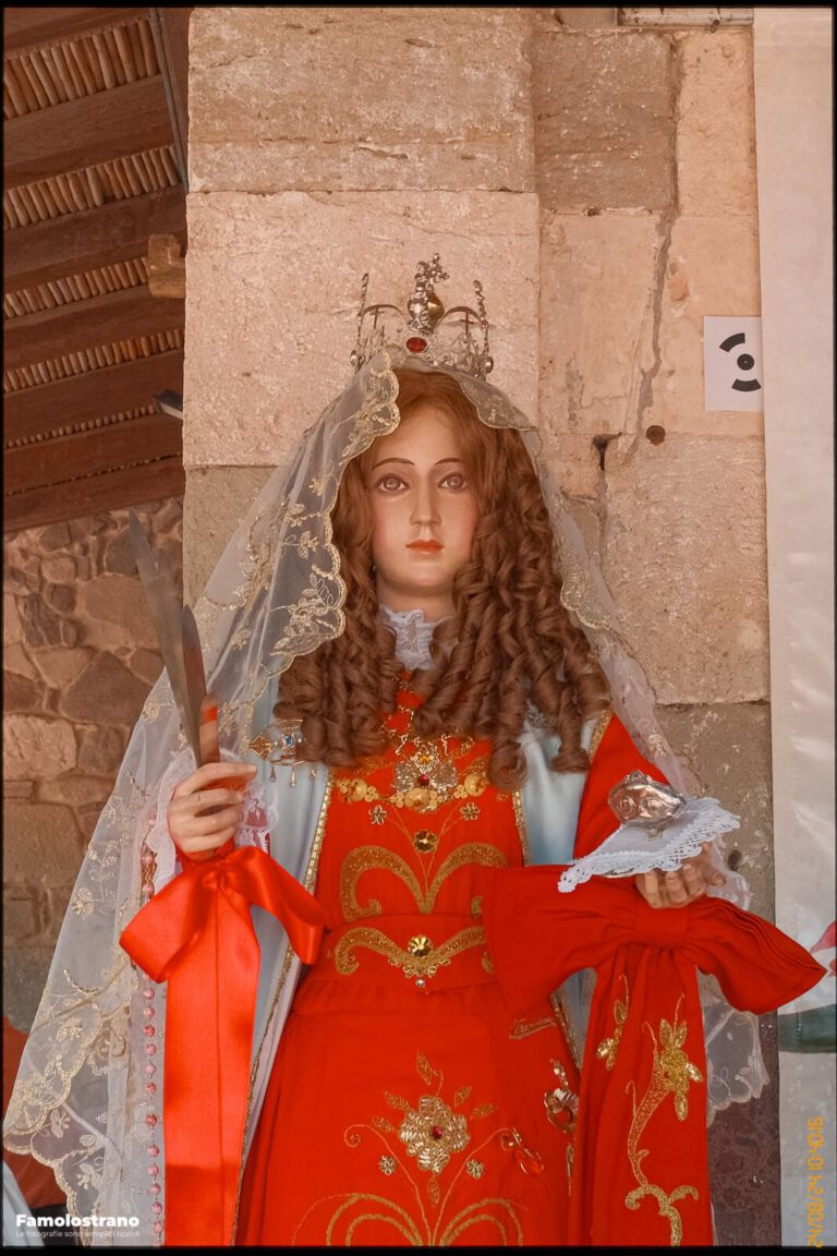 Processione di Santa Lucia a Monastir per: Tradizioni