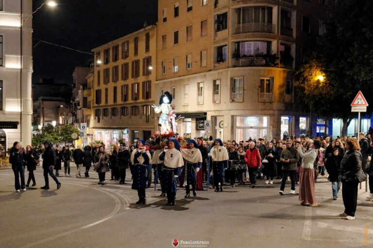 Giro delle sette Chiese. Processione con il Simulacro di Sant’Efisio DSCF4560