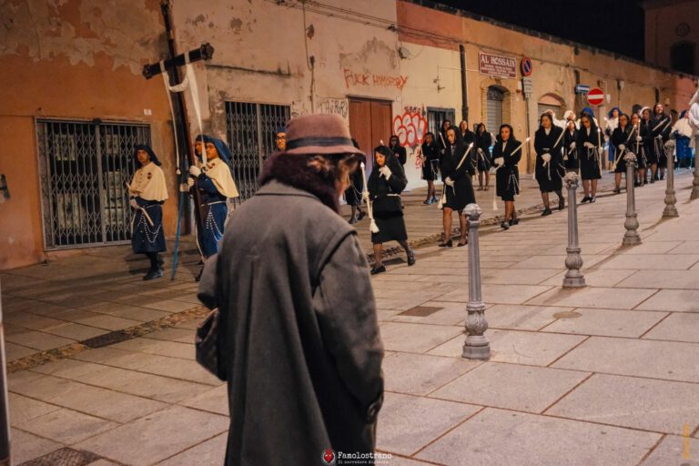 Giro delle sette Chiese. Processione con il Simulacro di Sant’Efisio DSCF4848