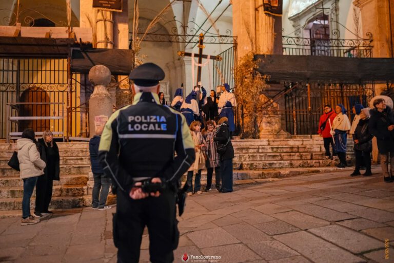 Giro delle sette Chiese. Processione con il Simulacro di Sant’Efisio DSCF4926